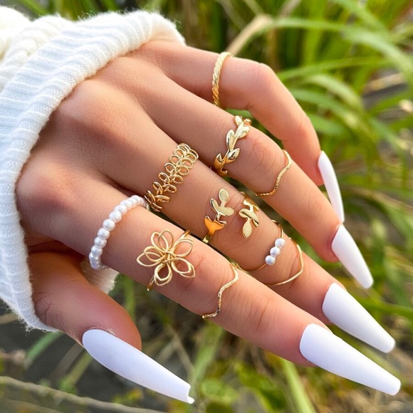 BellanBlue Jewelry - Boho Gold tone Floral Pearl Leaf Ring set
